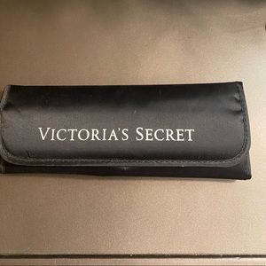 Victoria Secret Make Up Brush Set. New!